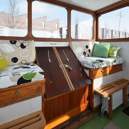 Borneokade Houseboat 住宿加早餐酒店 *