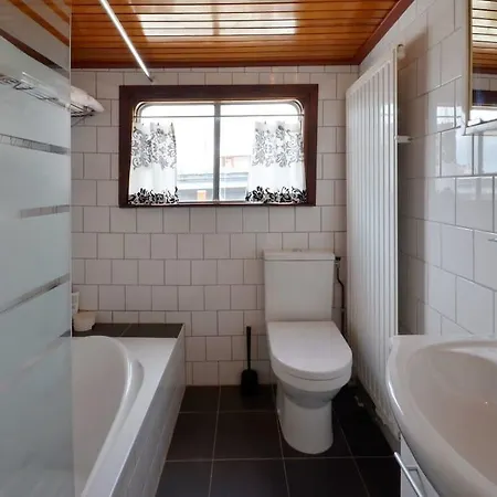 Borneokade Houseboat 住宿加早餐酒店 *